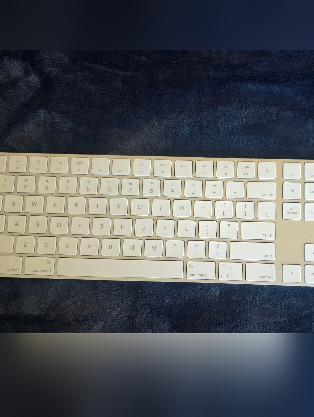 Apple Aluminum Keyboard in Gold and White